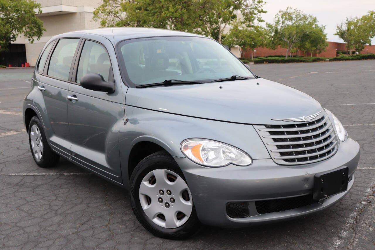 Used 2009 Chrysler PT Cruiser FWD image 1