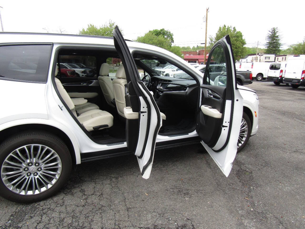 Used 2020 Cadillac XT6 Sport AWD/4WD image 28