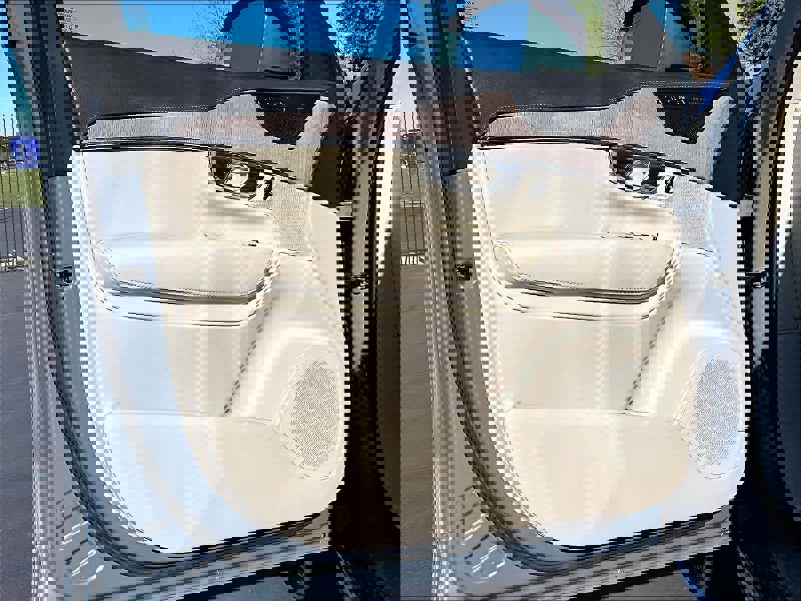 Used 2022 Volvo XC90 T8 Inscription w/ Advanced Package image 26