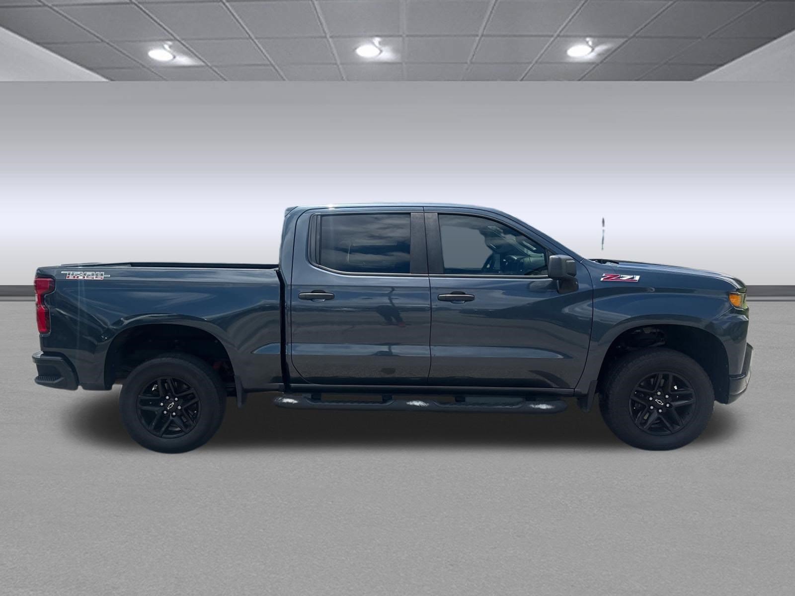 Used 2020 Chevrolet Silverado 1500 Custom Trail Boss w/ Custom Convenience Package AWD/4WD image 2