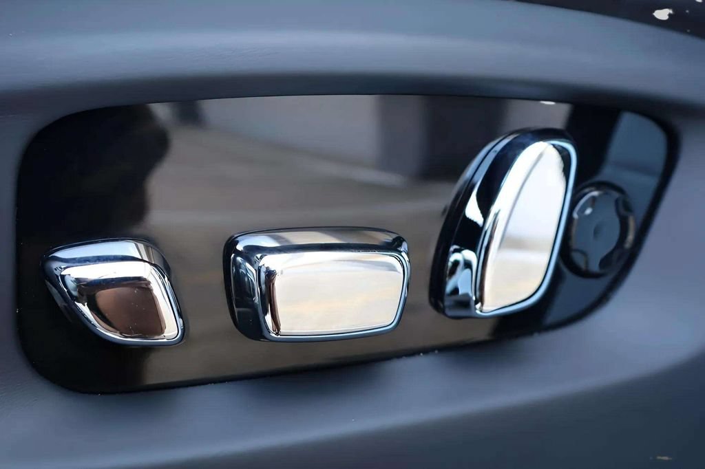 Certified 2024 Rolls-Royce Cullinan Black Badge AWD/4WD image 19