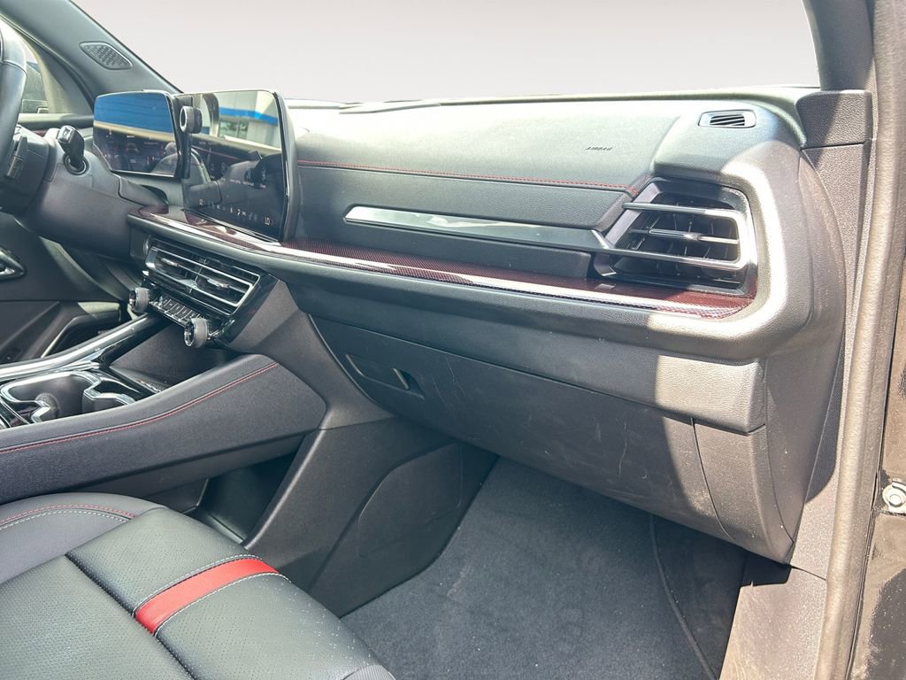 Used 2024 Chevrolet Traverse RS image 26