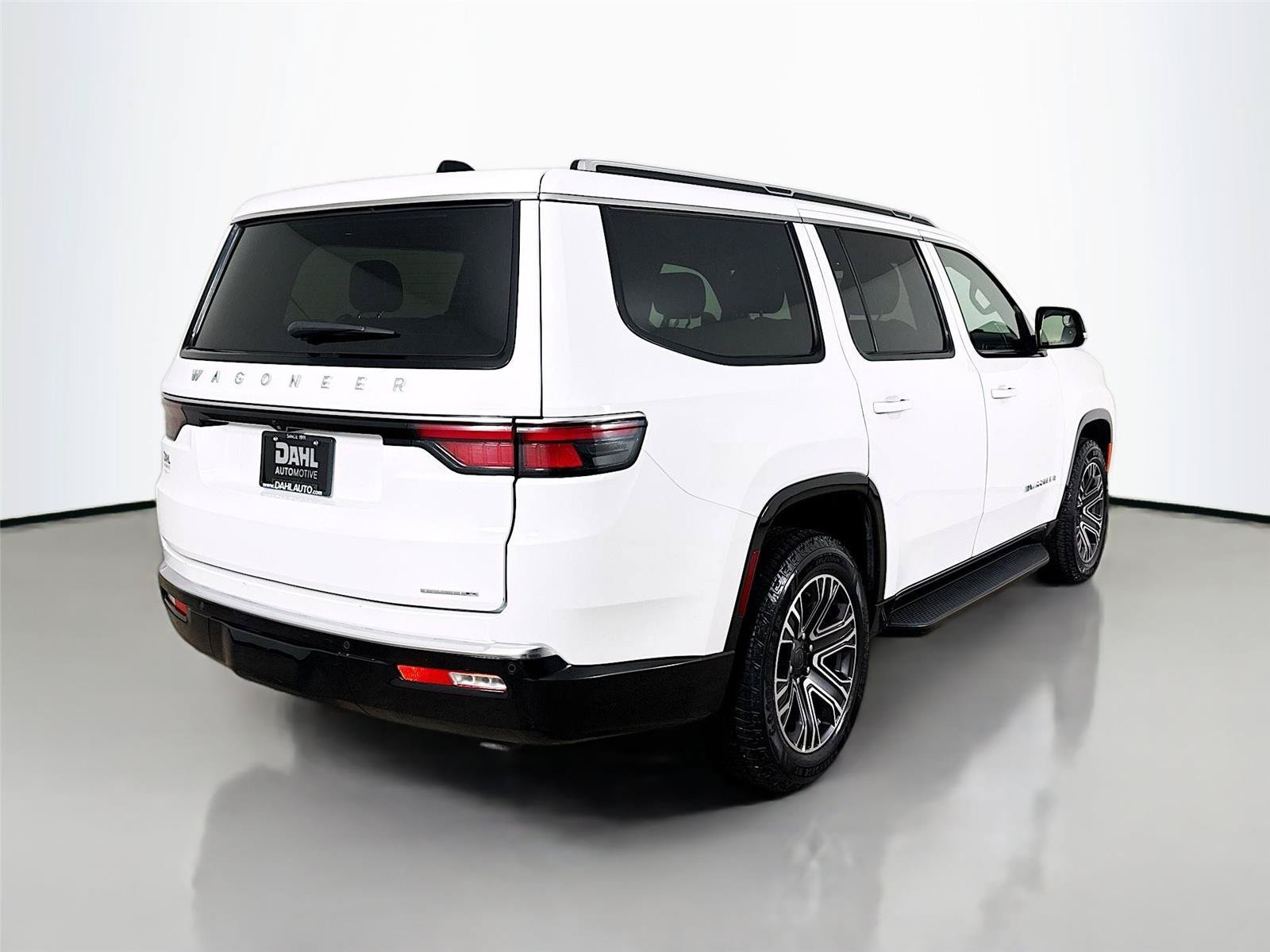 Used 2024 Jeep Wagoneer Series II AWD/4WD image 13