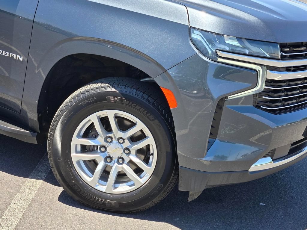Used 2021 Chevrolet Suburban LT AWD/4WD image 5