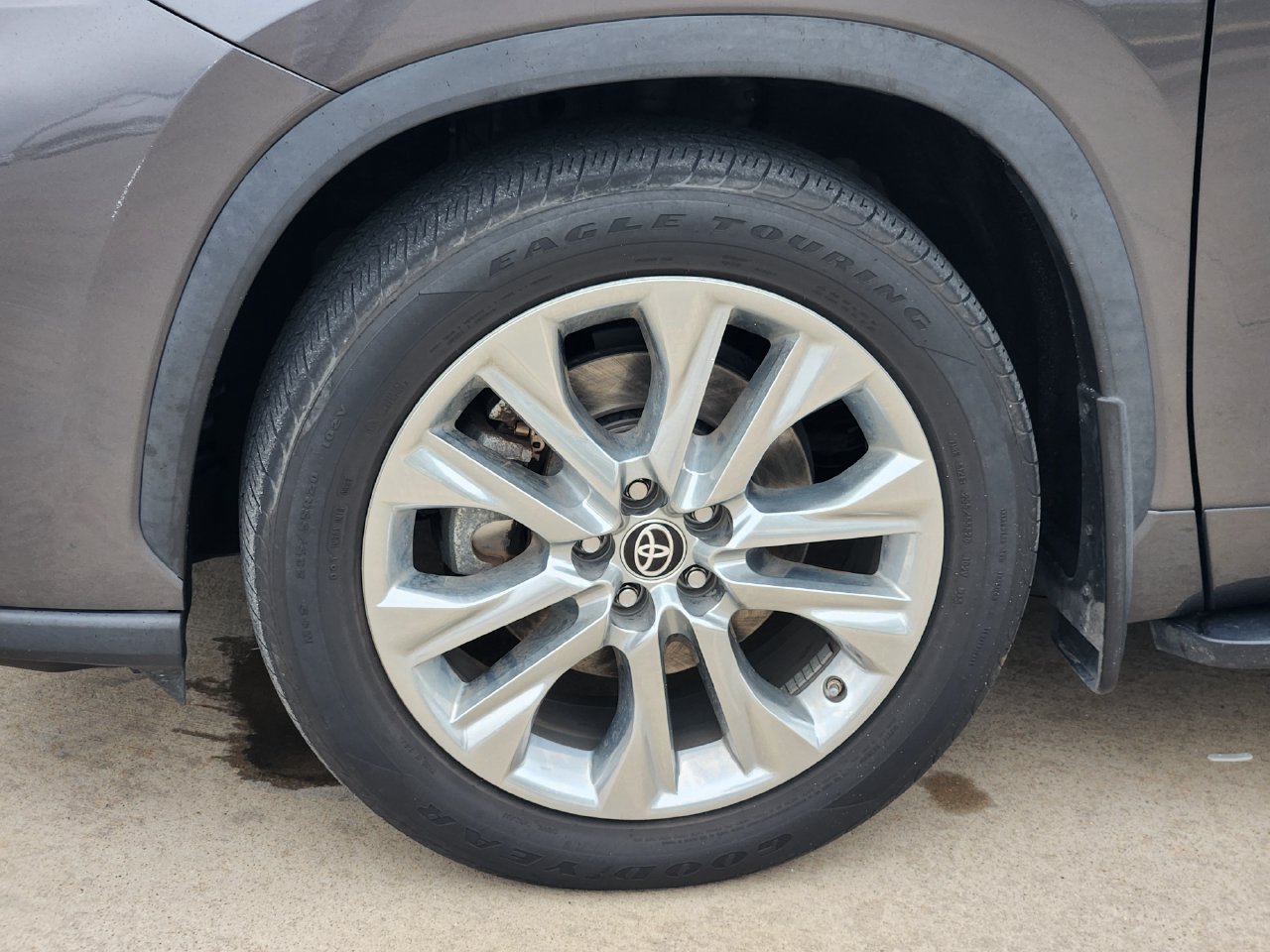 Used 2023 Toyota Highlander Limited AWD/4WD image 11