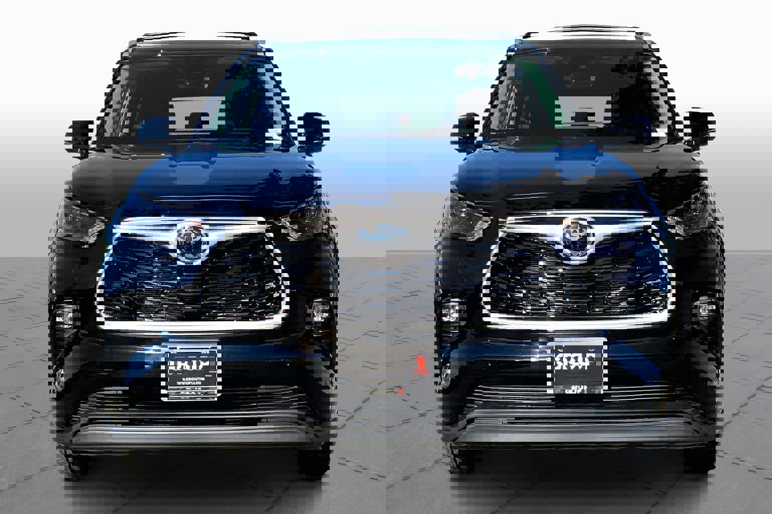 New 2026 Toyota Highlander XLE image 3