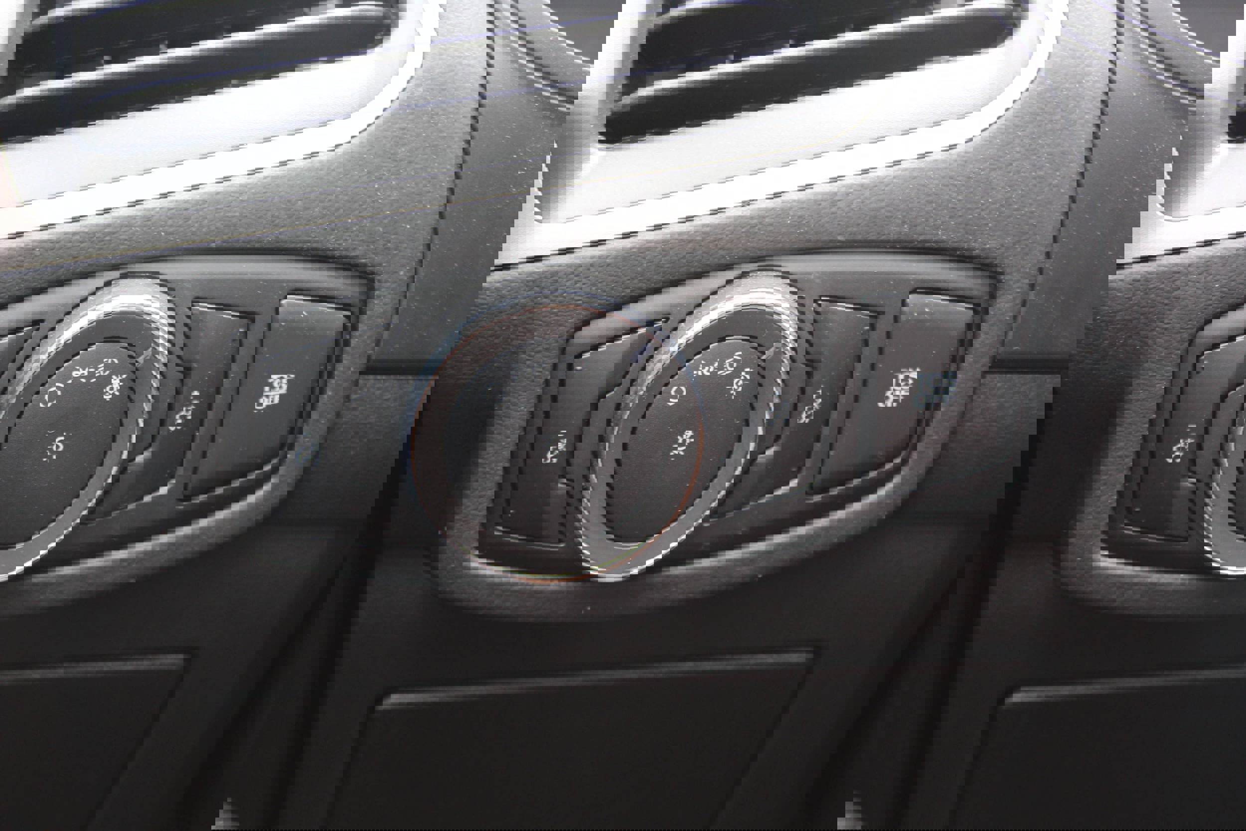 Used 2024 Ford Edge SEL image 12