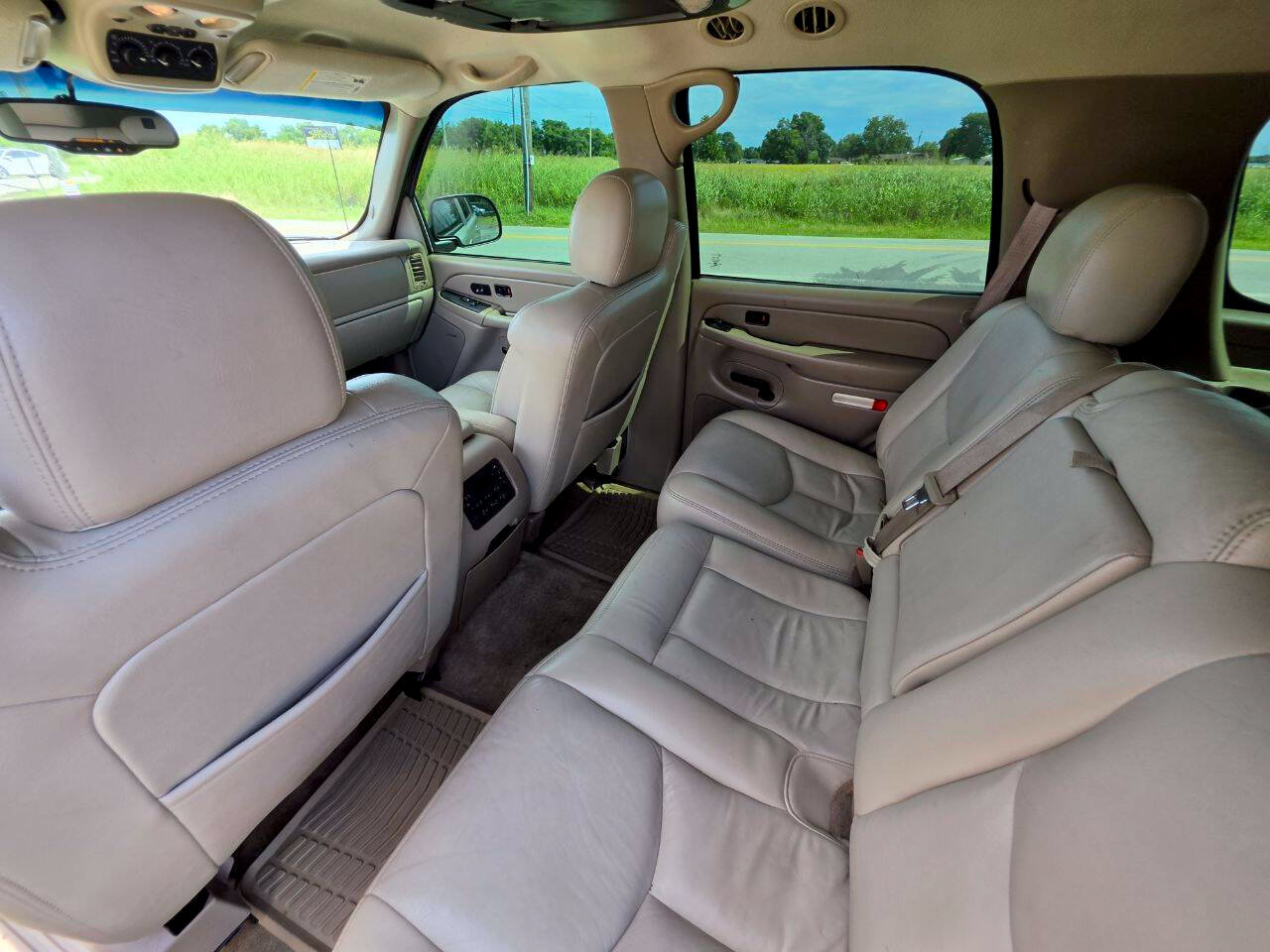 Used 2004 Chevrolet Tahoe LT w/ LT Preferred Equipment Group RWD image 4