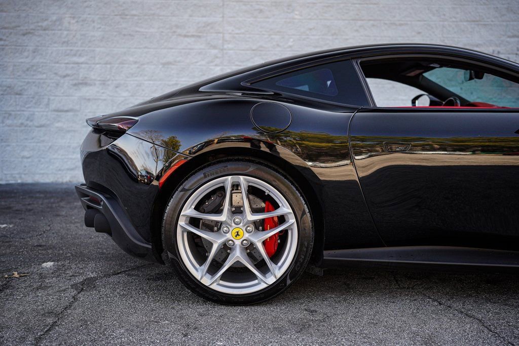 Used 2023 Ferrari Roma image 15
