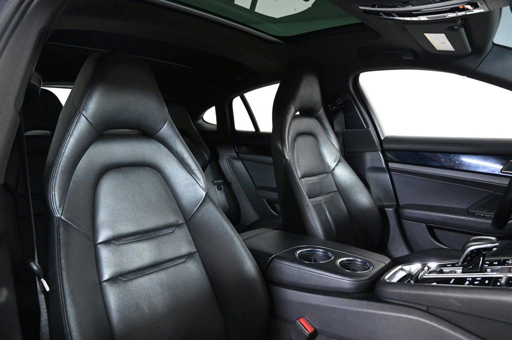 Certified 2020 Porsche Panamera image 18