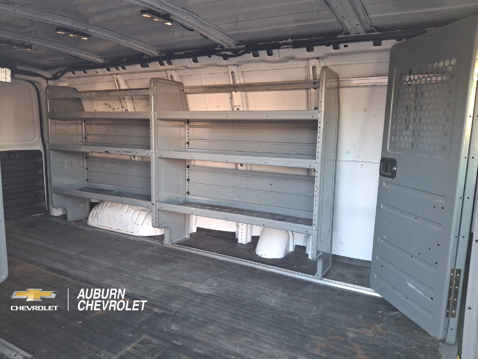 Used 2017 Chevrolet Express 2500 Extended RWD image 20
