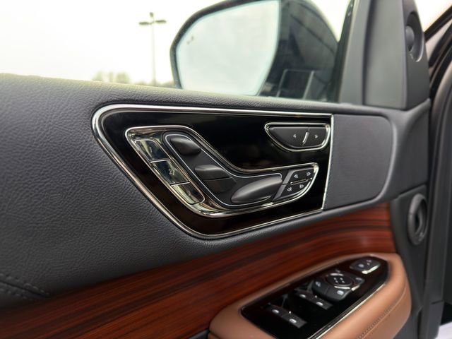 Used 2024 Lincoln Navigator Reserve w/ Monochromatic Package AWD/4WD image 22