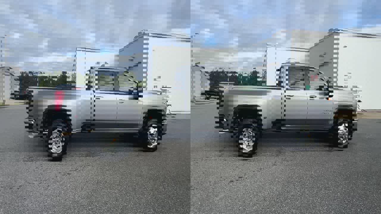 New 2026 Chevrolet Silverado 3500 LT w/ All Star Edition image 9