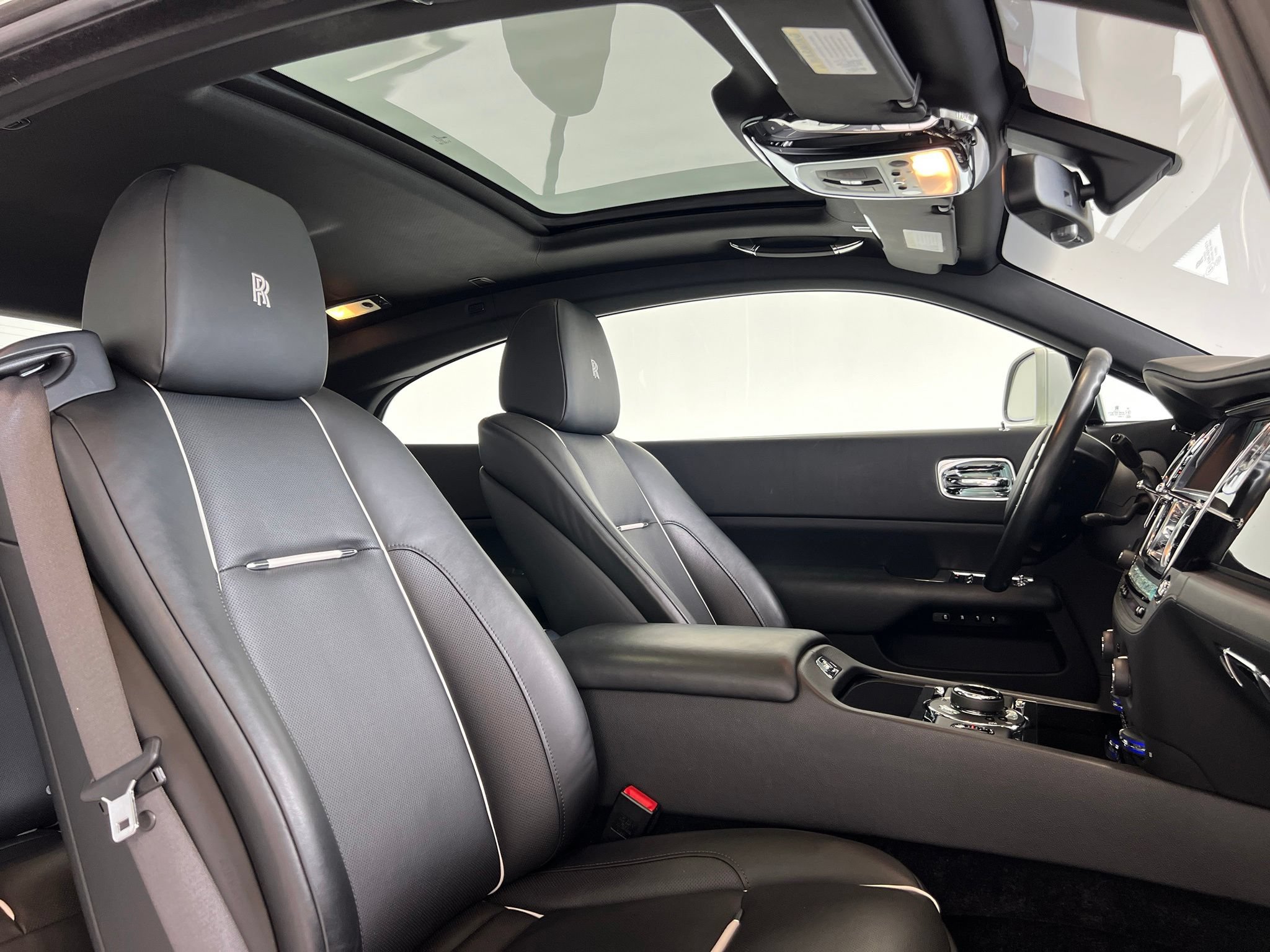 Used 2015 Rolls-Royce Wraith RWD image 20