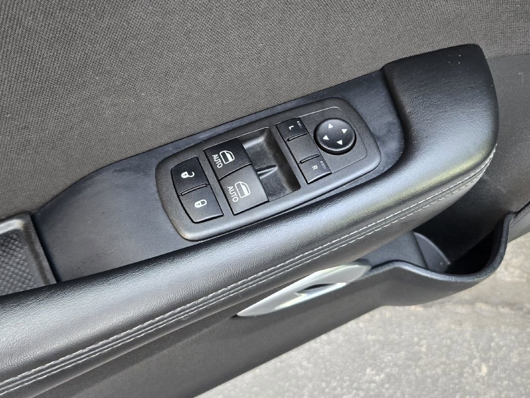 Used 2022 Dodge Challenger SXT image 19