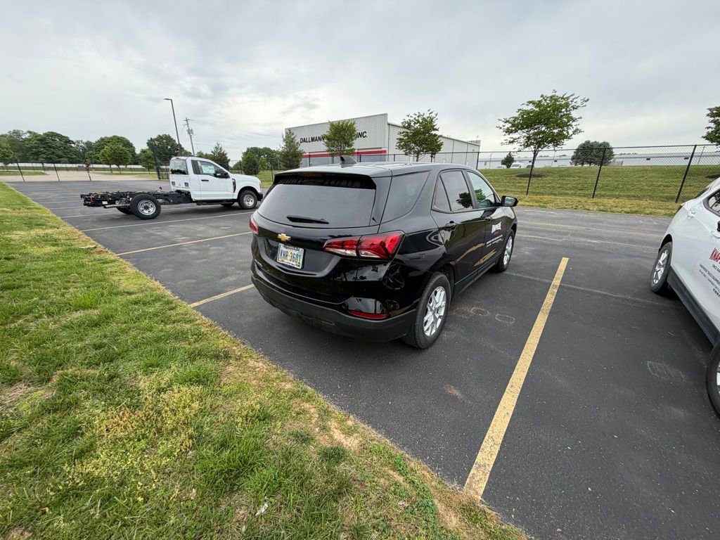 Used 2024 Chevrolet Equinox LS w/ LS Convenience Package FWD image 5