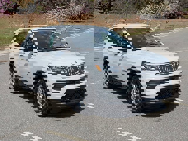 Used 2022 Jeep Compass Sport image 1