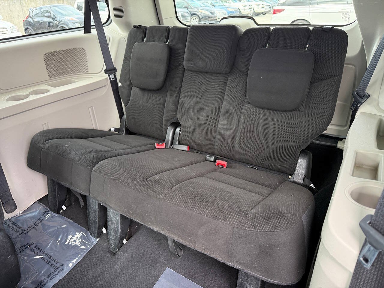 Used 2016 Dodge Grand Caravan SXT FWD image 19
