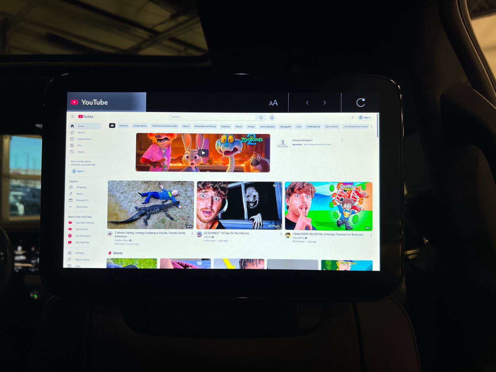 Used 2024 GMC Yukon Denali w/ Advanced Technology Package image 41