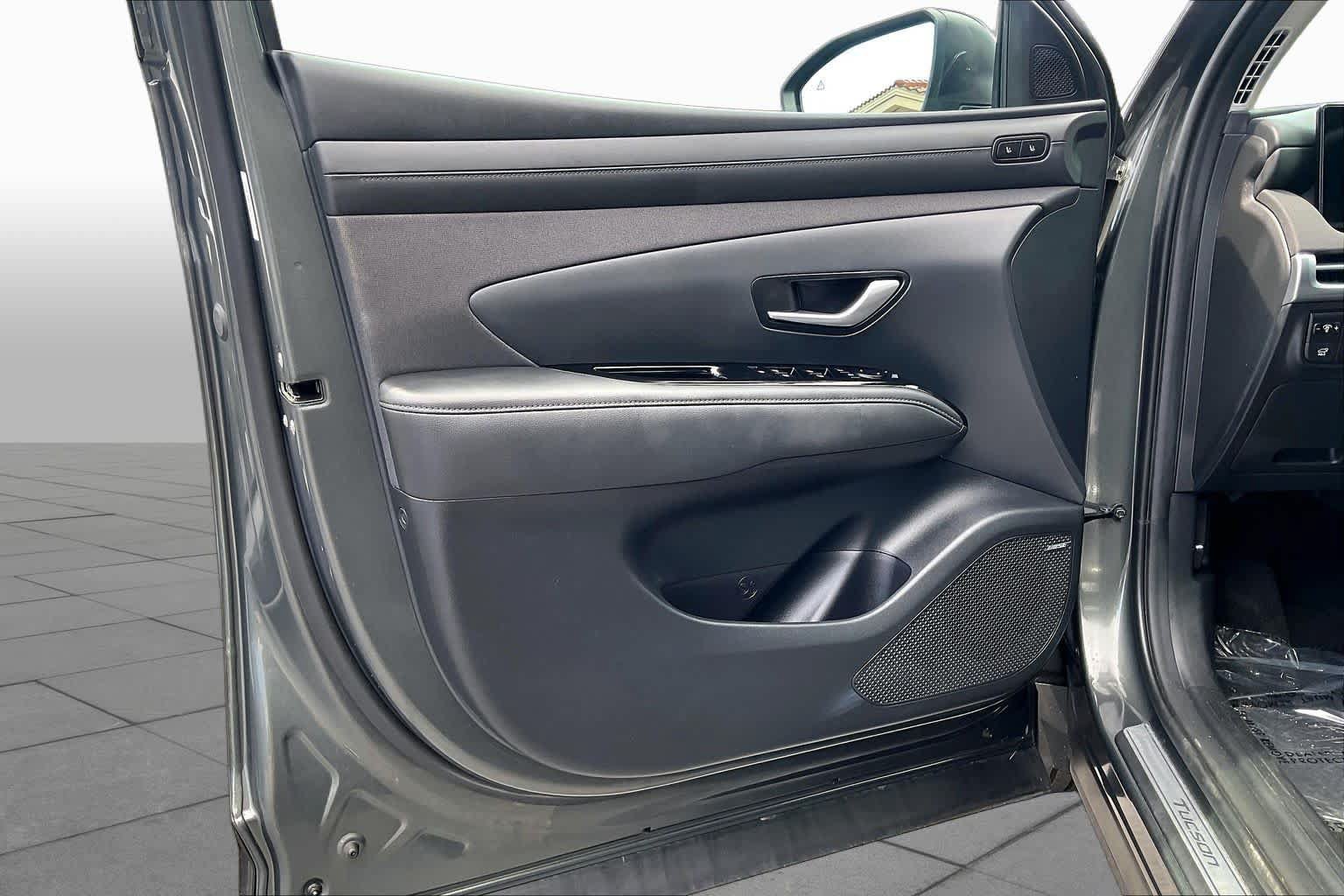 Used 2025 Hyundai Tucson Limited AWD/4WD image 45