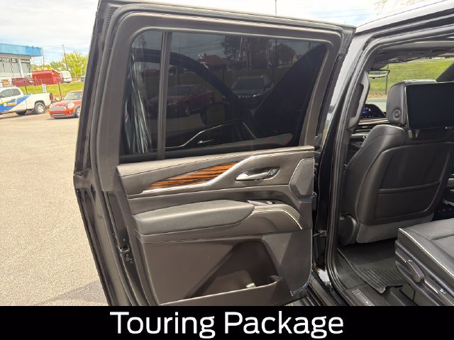 Used 2024 Cadillac Escalade ESV Premium Luxury w/ Performance Package AWD/4WD image 30