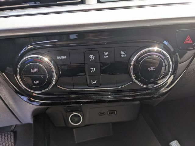 Used 2025 Chevrolet Trax LT FWD image 22