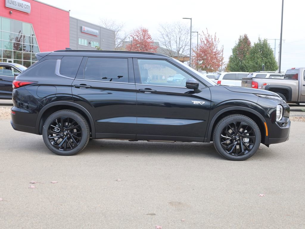 New 2025 Mitsubishi Outlander SEL Black Edition image 11