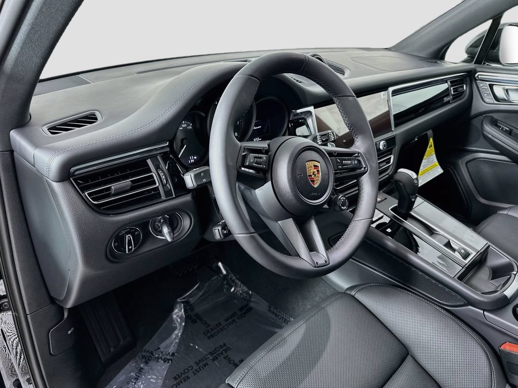 New 2026 Porsche Macan AWD/4WD image 4