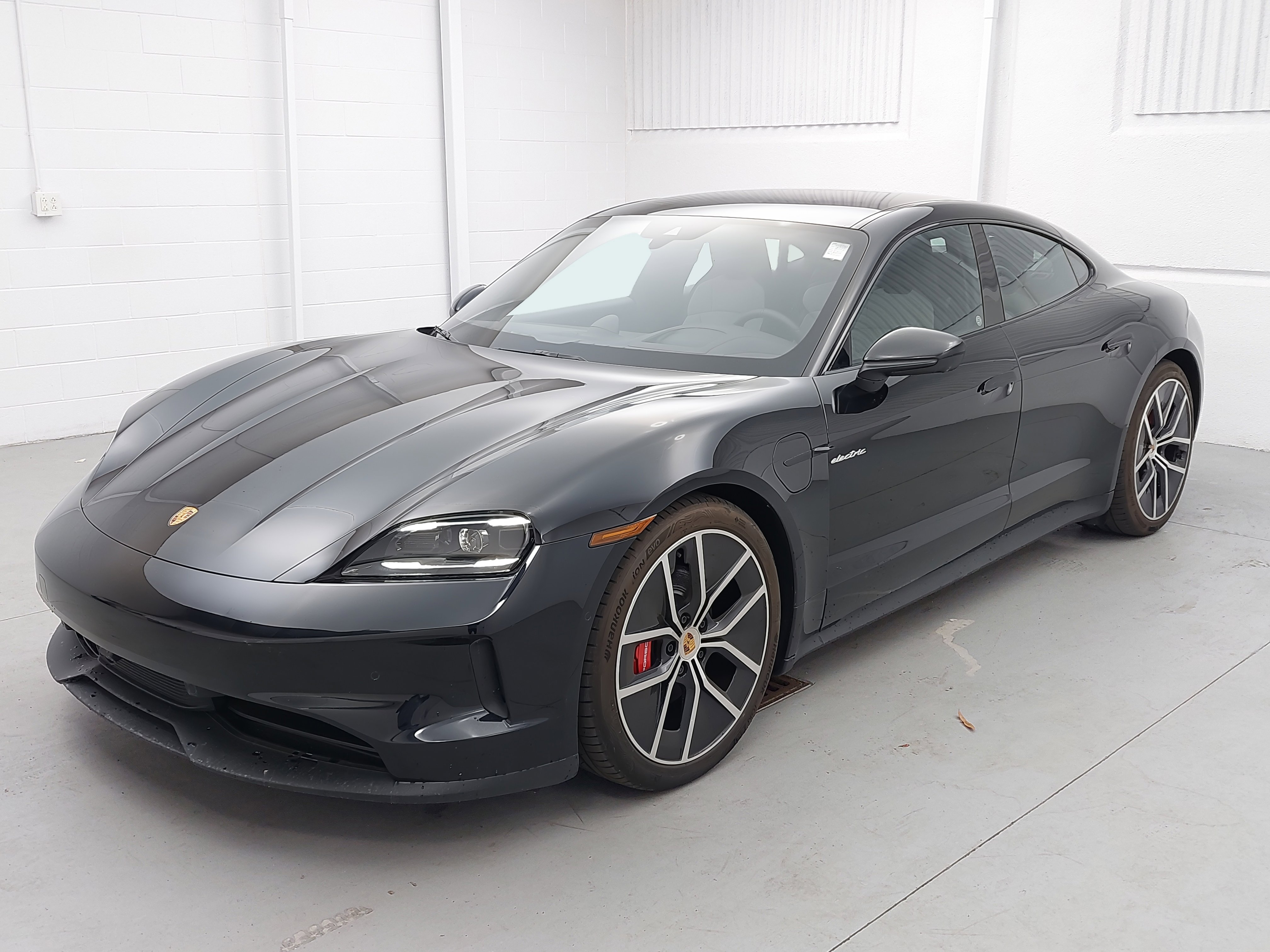 New 2025 Porsche Taycan 4S image 1