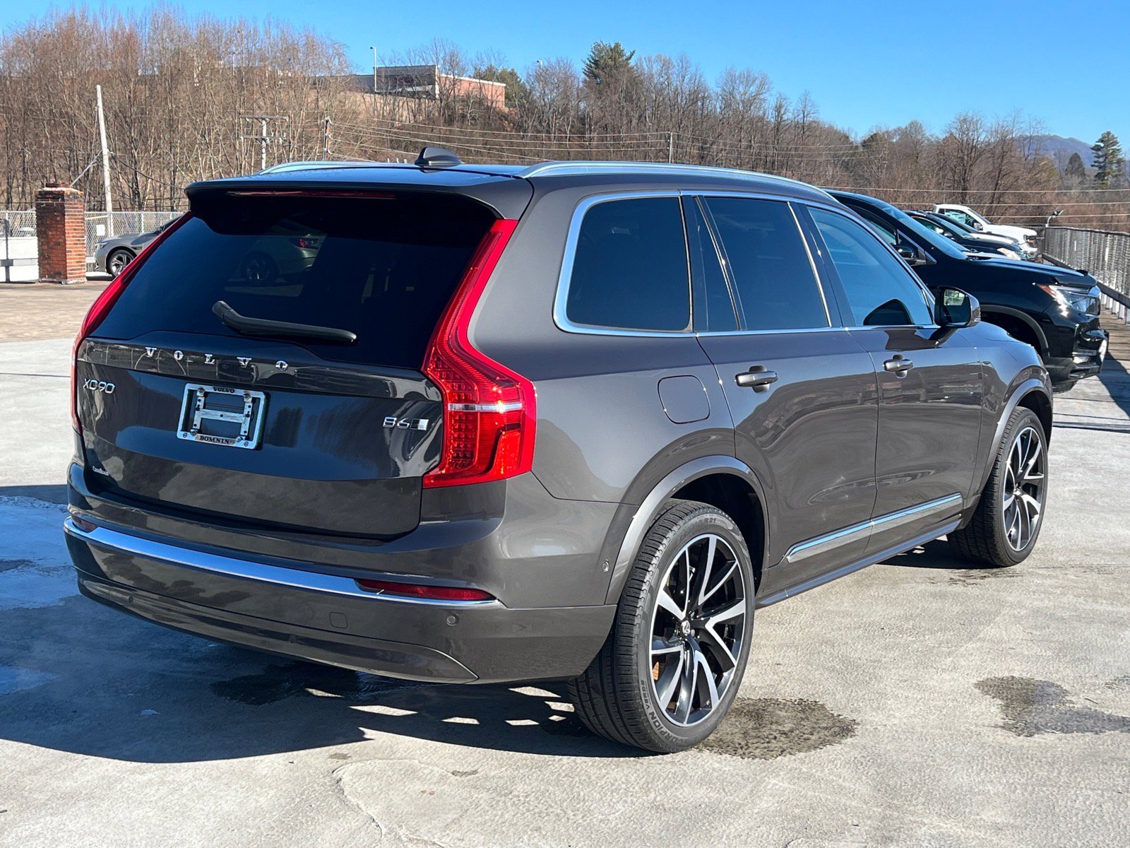 Used 2023 Volvo XC90 B6 Plus image 3
