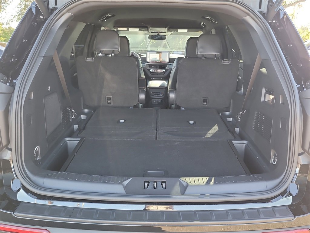 Used 2025 Ford Explorer ST image 7