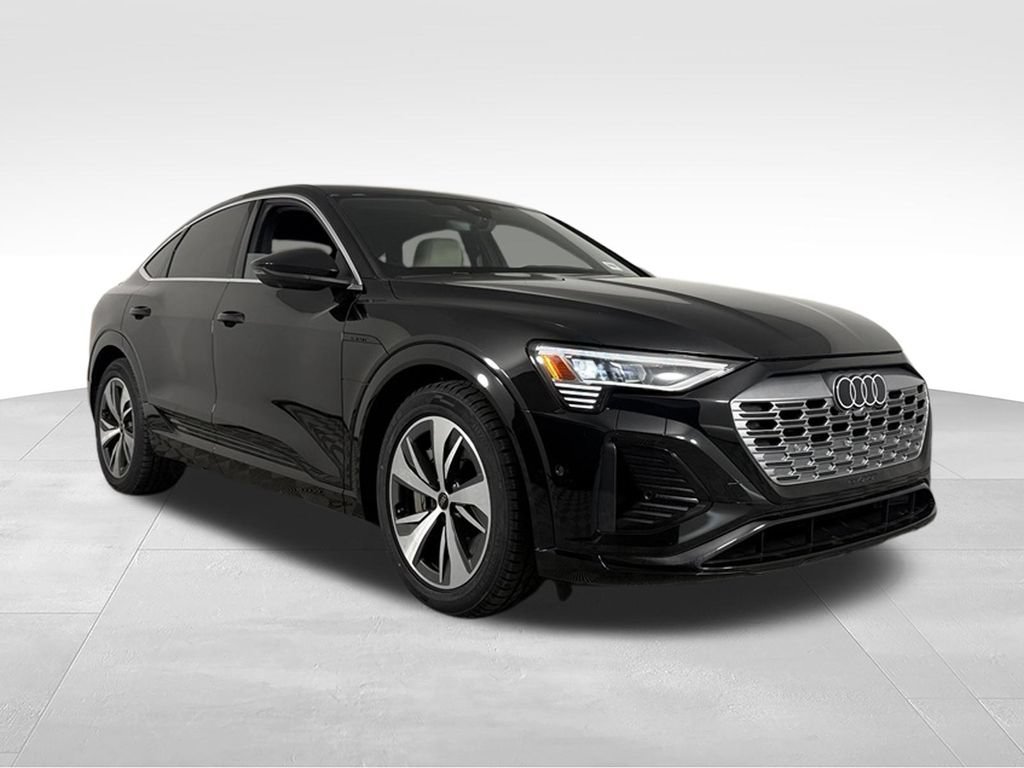 Used 2024 Audi Q8 e-tron Premium Plus w/ Premium Plus Package AWD/4WD image 3