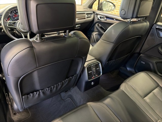 Used 2020 Porsche Macan image 37