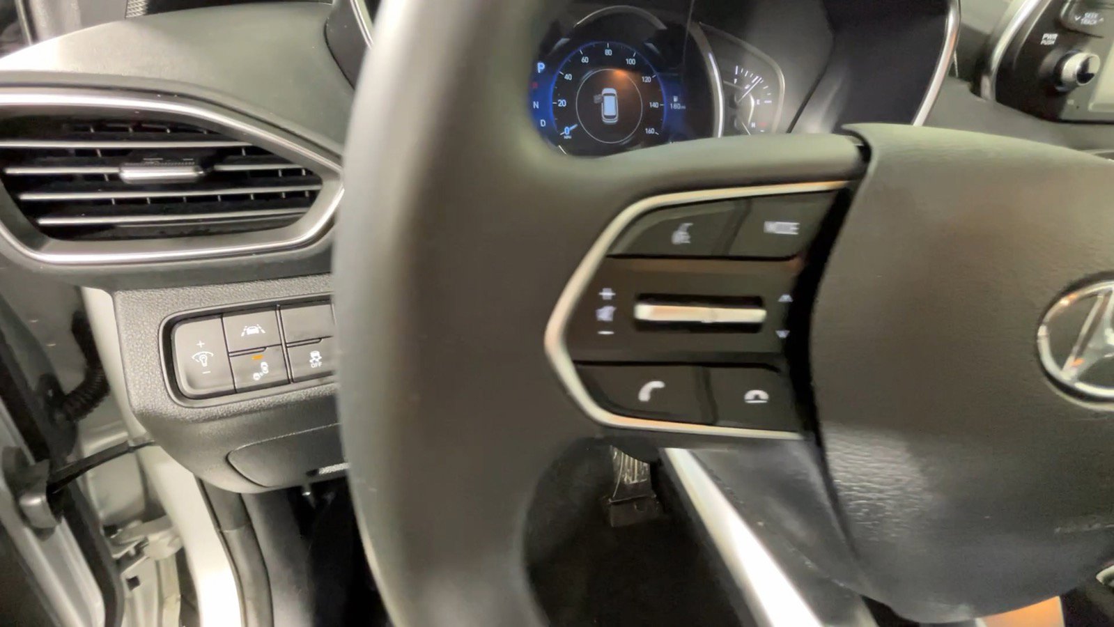 Used 2019 Hyundai Santa Fe SEL FWD image 23