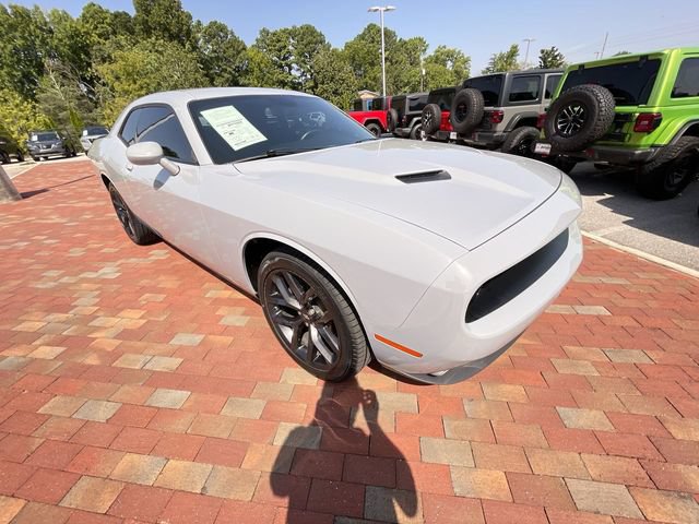 Used 2022 Dodge Challenger SXT w/ Driver Convenience Group RWD image 38