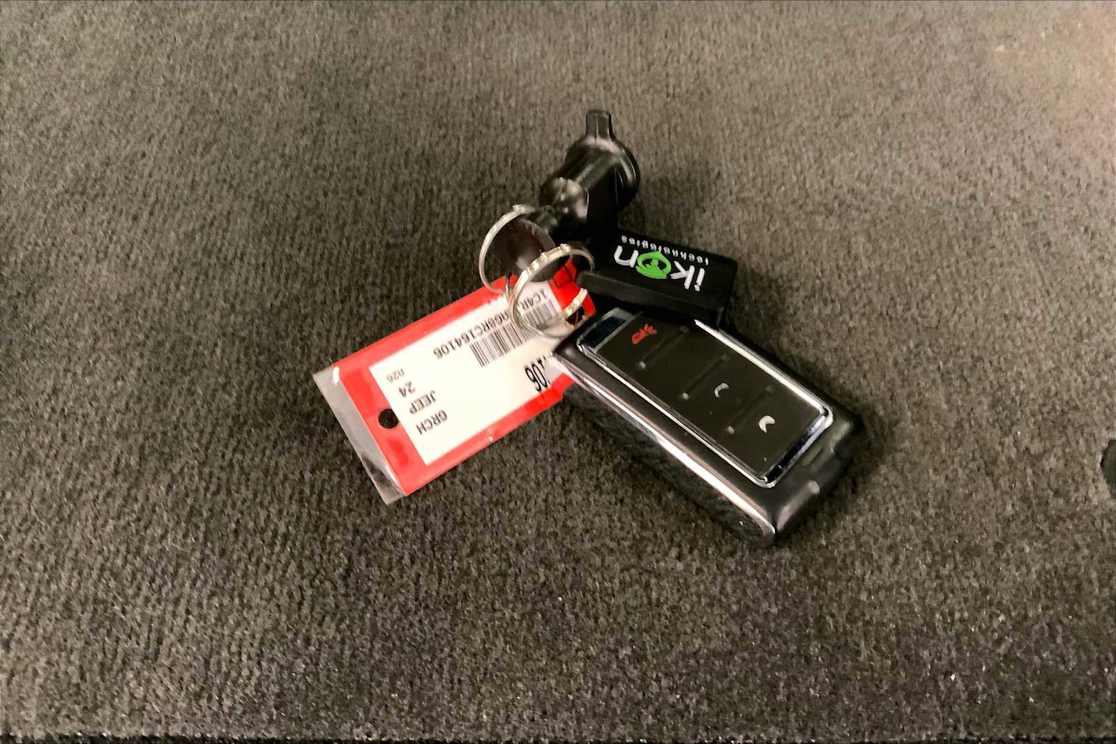 Used 2024 Jeep Grand Cherokee Laredo X w/ Trailer Tow Package image 15