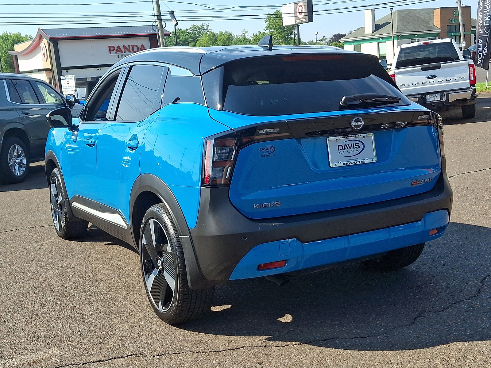 Used 2025 Nissan Kicks SR AWD/4WD image 6