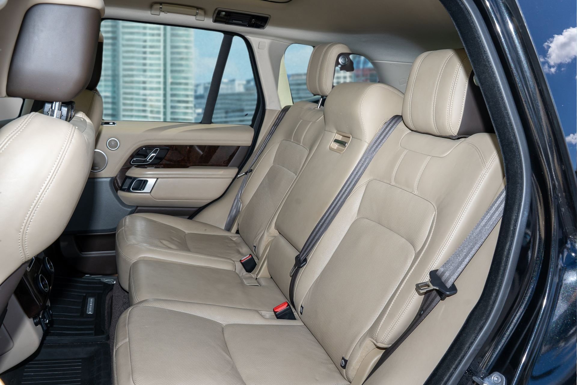 Used 2021 Land Rover Range Rover Westminster Edition image 17