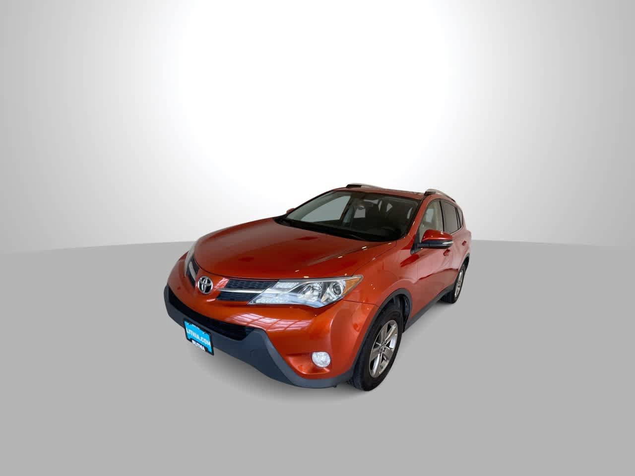 Used 2015 Toyota RAV4 XLE AWD/4WD image 4