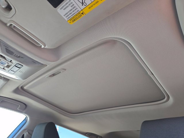 Used 2021 Toyota RAV4 XLE w/ Convenience Package AWD/4WD image 14