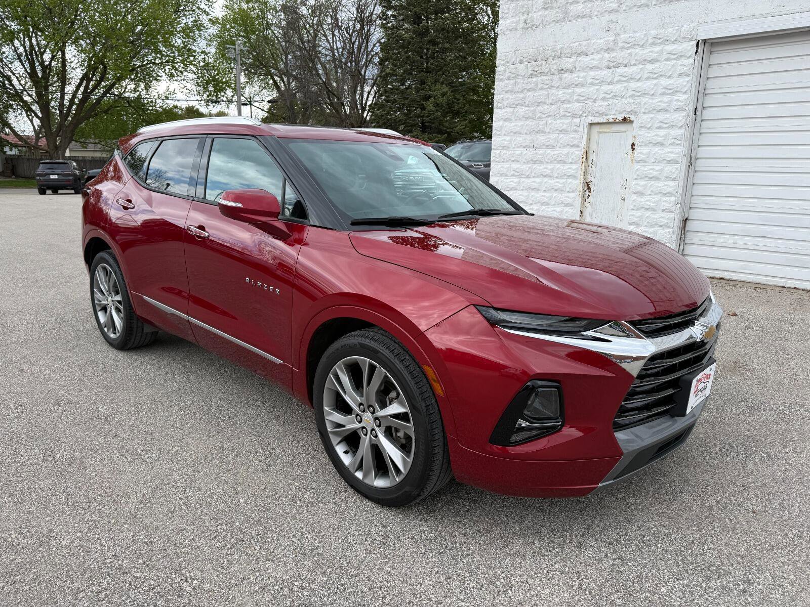 Used 2019 Chevrolet Blazer Premier w/ Sun and Wheels Package AWD/4WD image 3