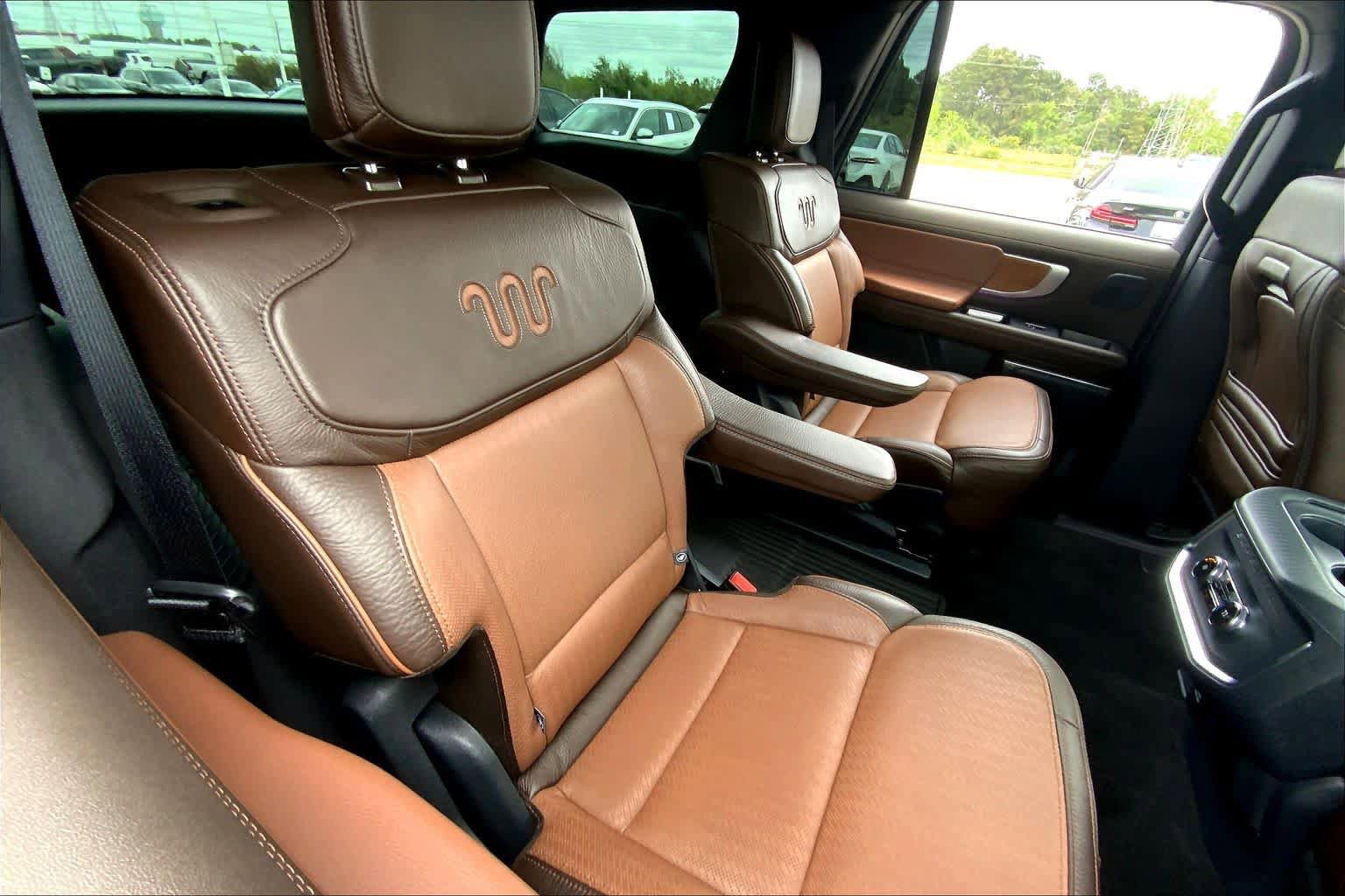 Used 2025 Ford Expedition King Ranch image 19
