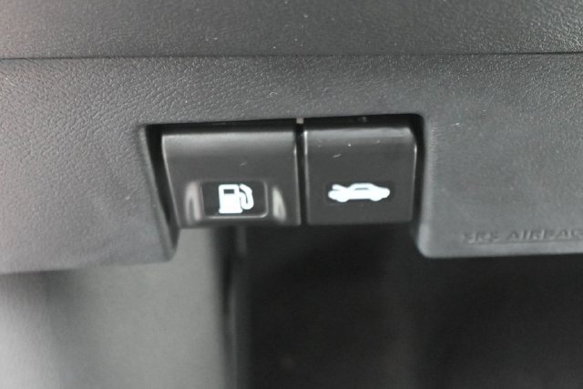 Certified 2025 Nissan Versa SR w/ Trunk Package FWD image 20