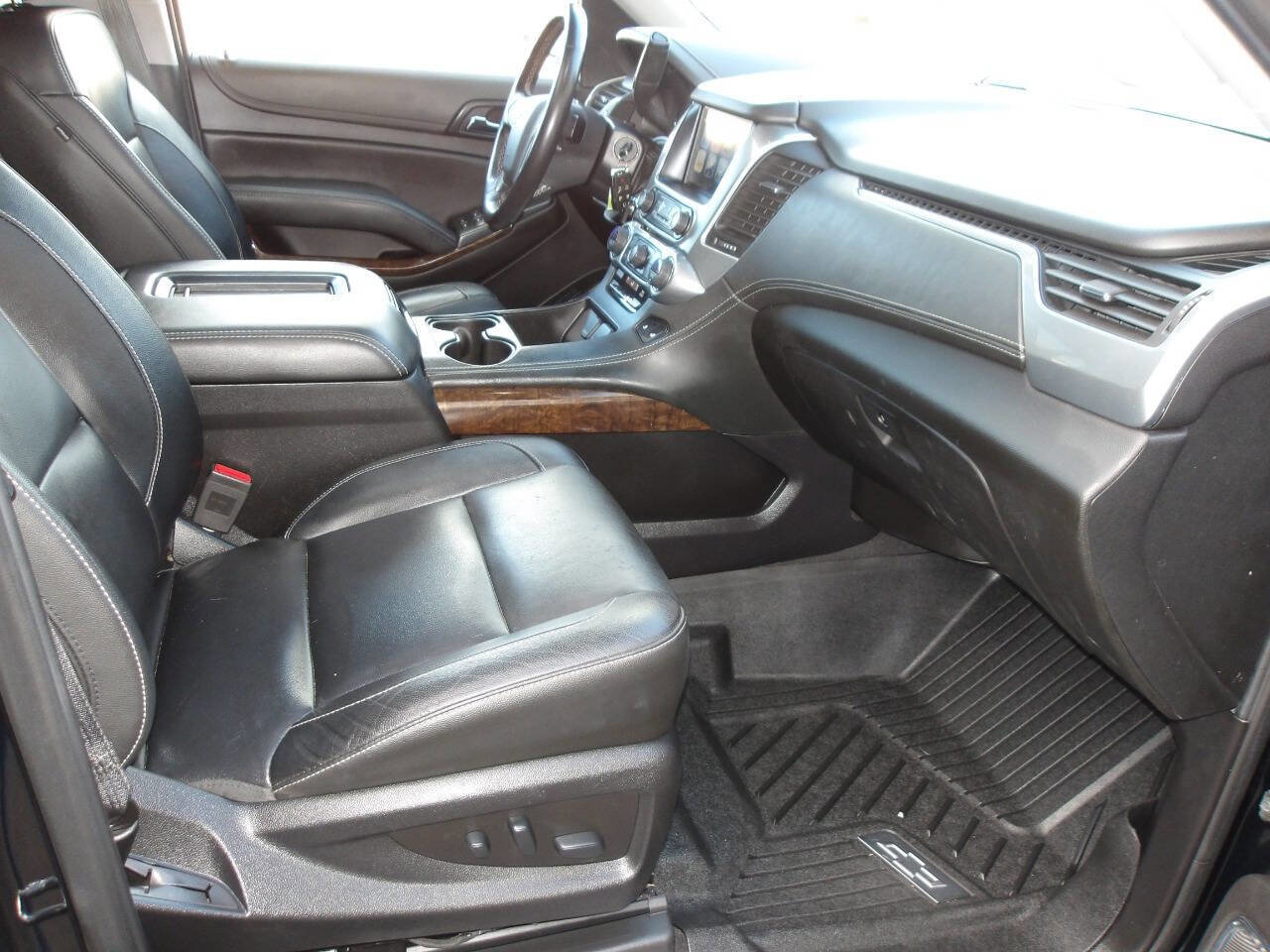 Used 2019 Chevrolet Tahoe LT w/ LT Midnight Edition image 35