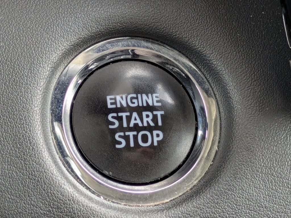 Used 2023 Toyota Highlander XLE FWD image 29