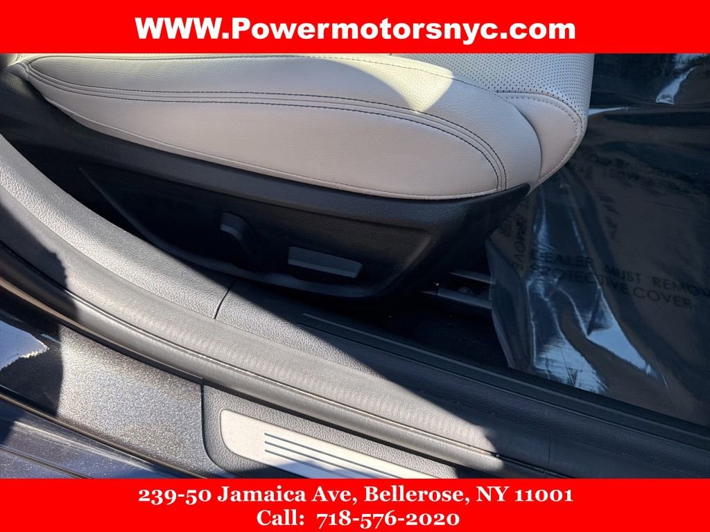 Used 2023 Genesis G70 2.0T image 16