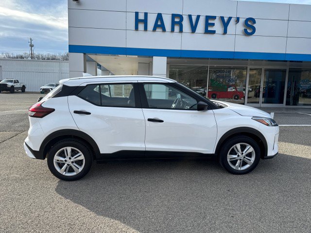 Used 2024 Nissan Kicks S image 6