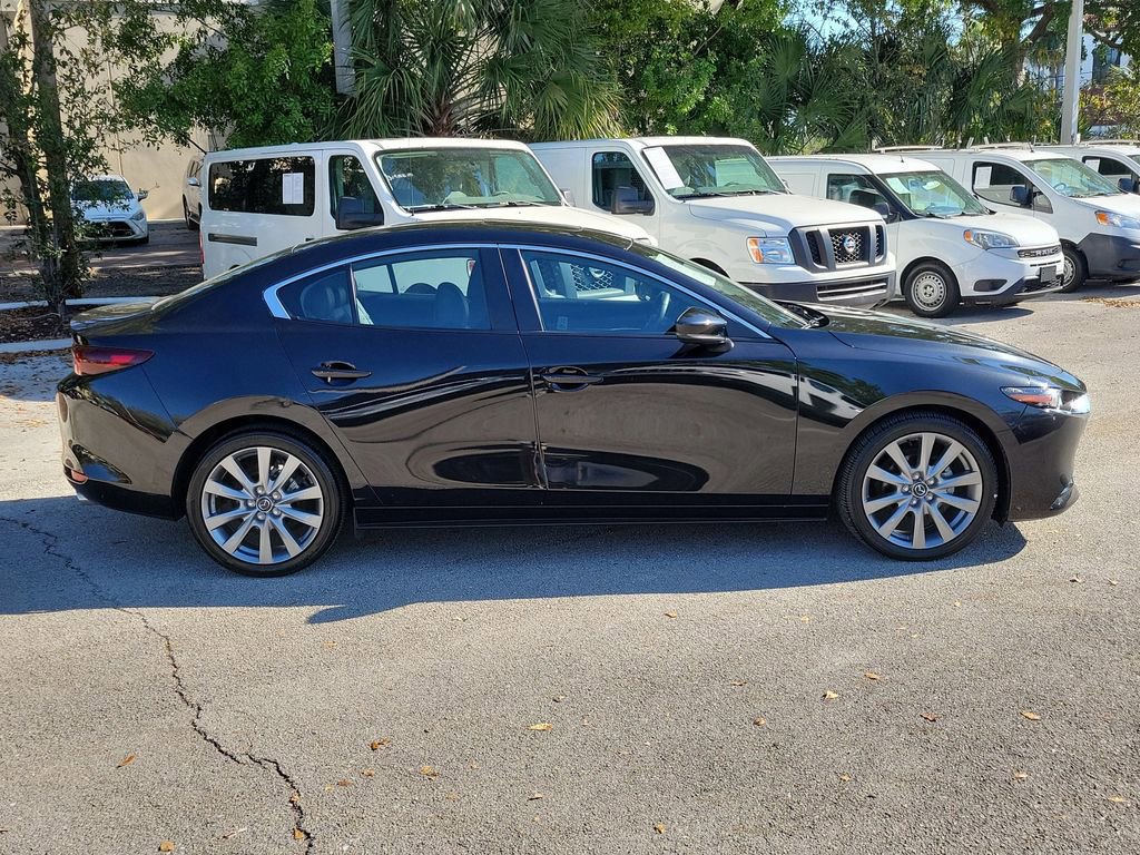Used 2022 MAZDA MAZDA3 s image 9