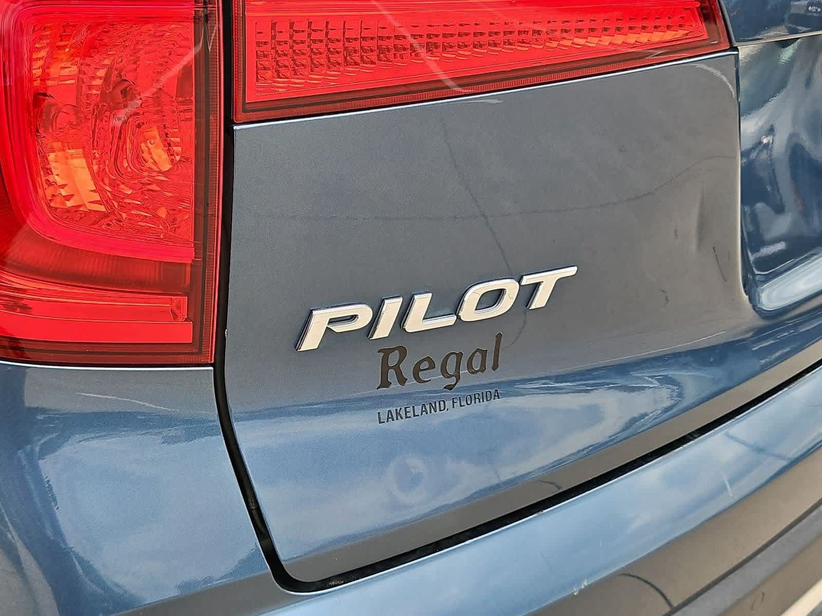 Used 2017 Honda Pilot Touring image 12