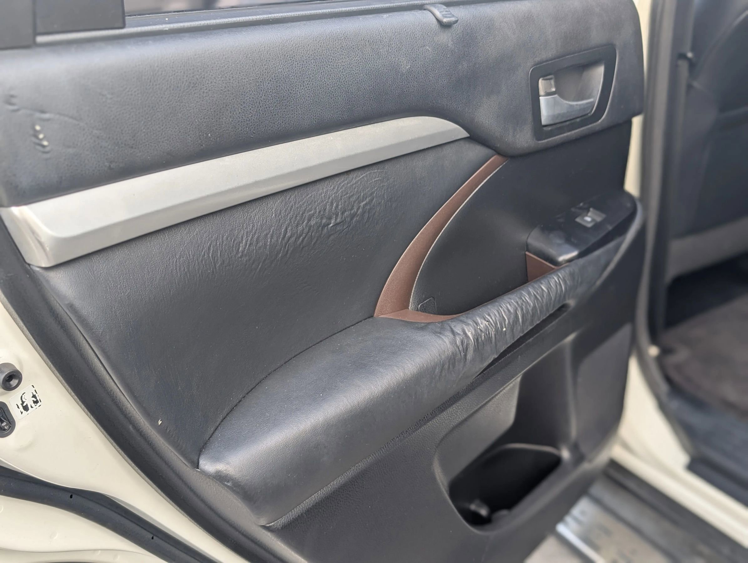 Used 2014 Toyota Highlander XLE FWD image 18
